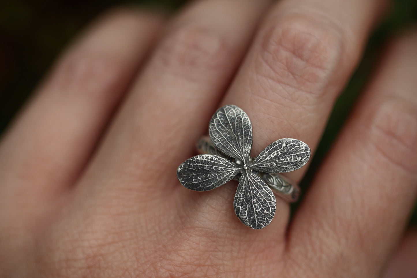 Sterling silver hydrangea leafy vine ring US size 7