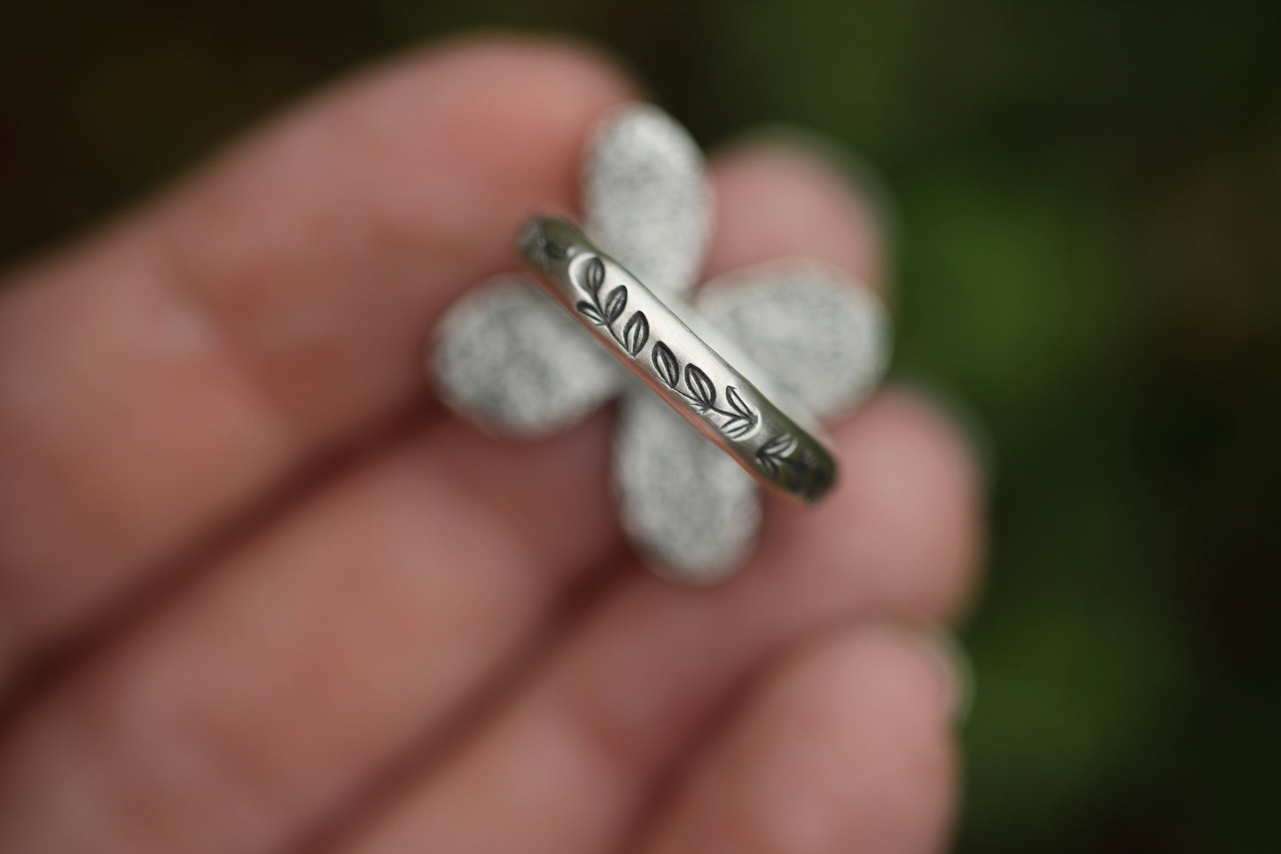 Sterling silver hydrangea leafy vine ring US size 7