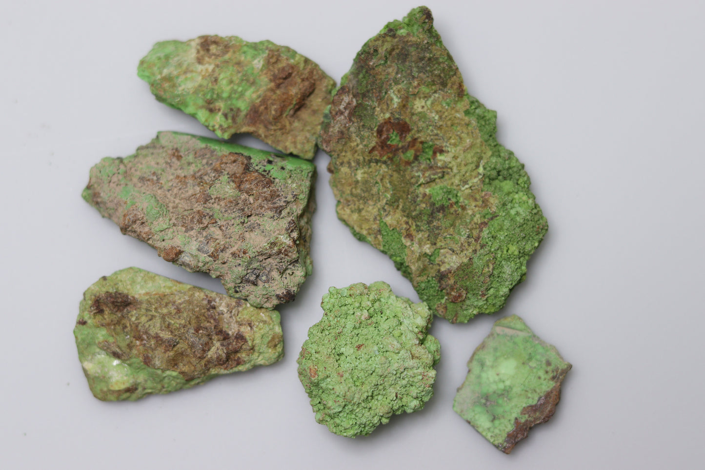 Gaspeite rough