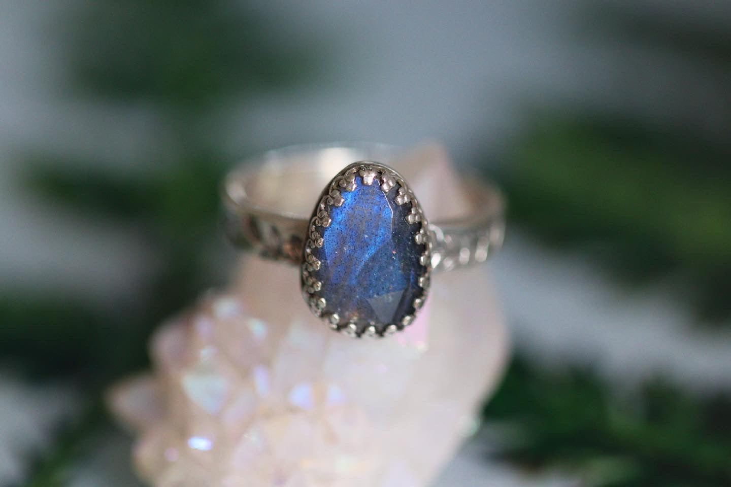 Sterling silver rose cut labradorite leafy vine ring US size 6