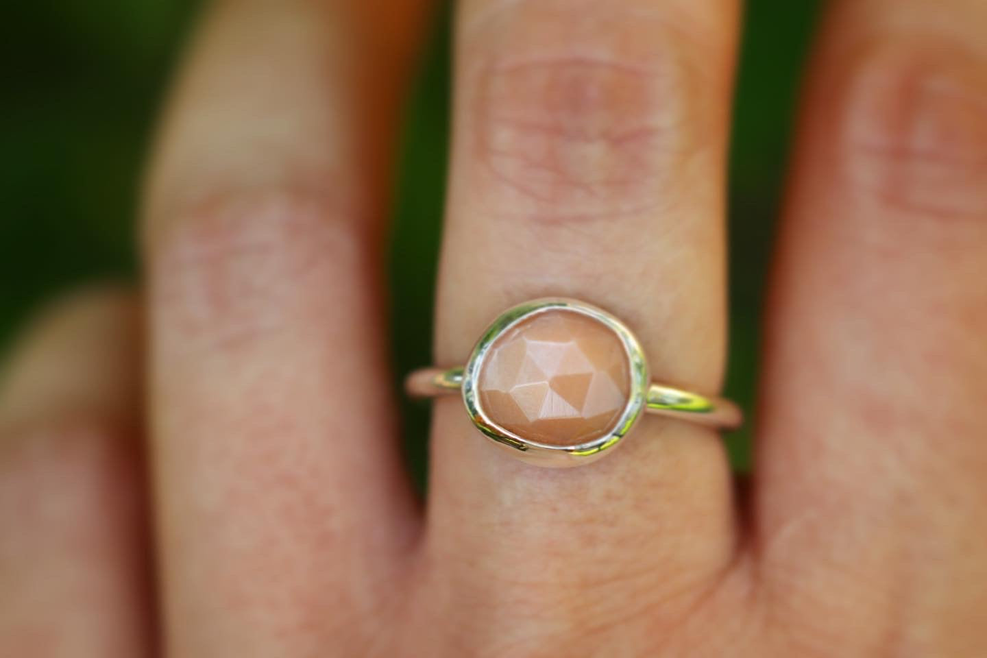 Sterling silver peach moonstone ring US 8