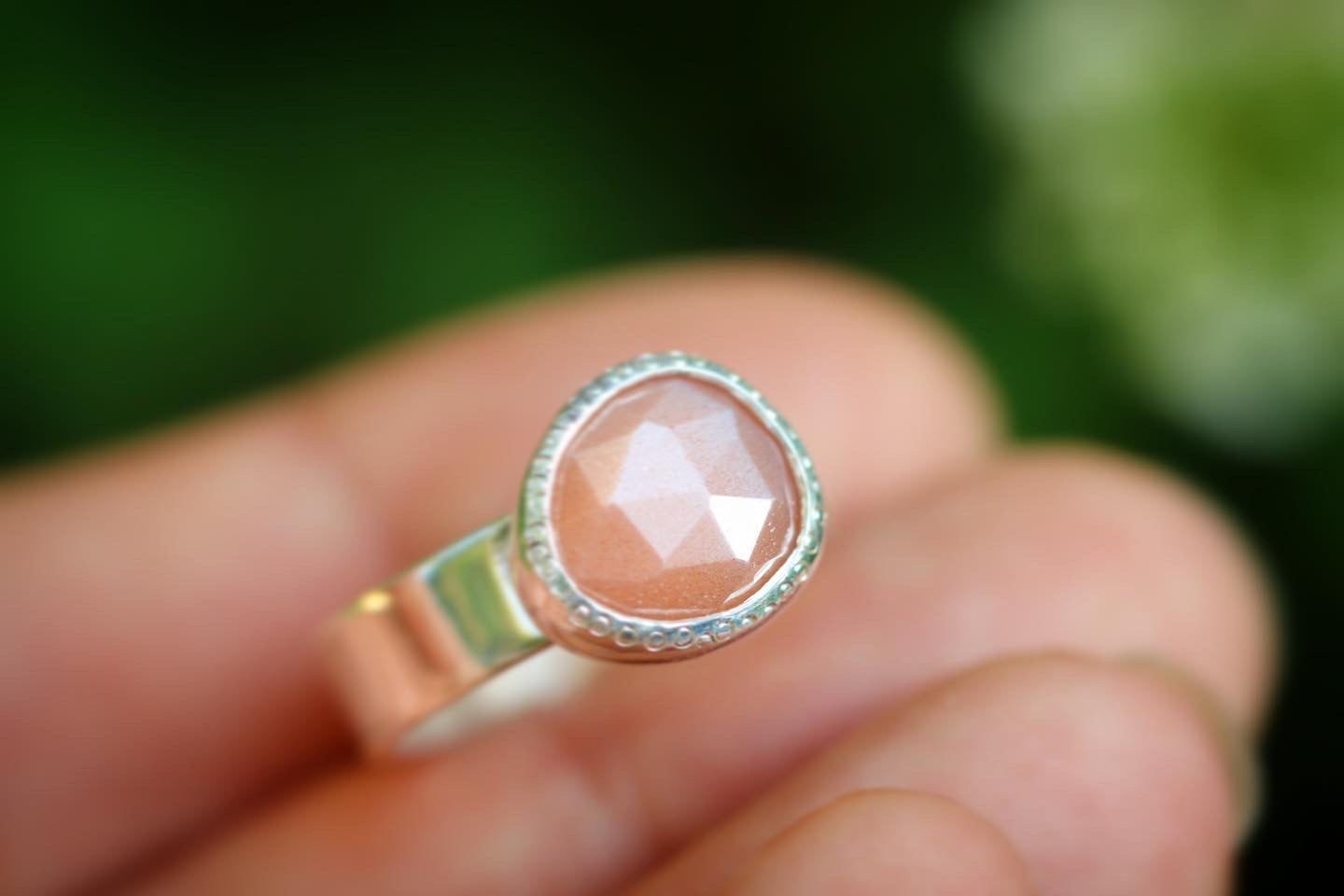 Sterling silver peach moonstone ring US 5.5