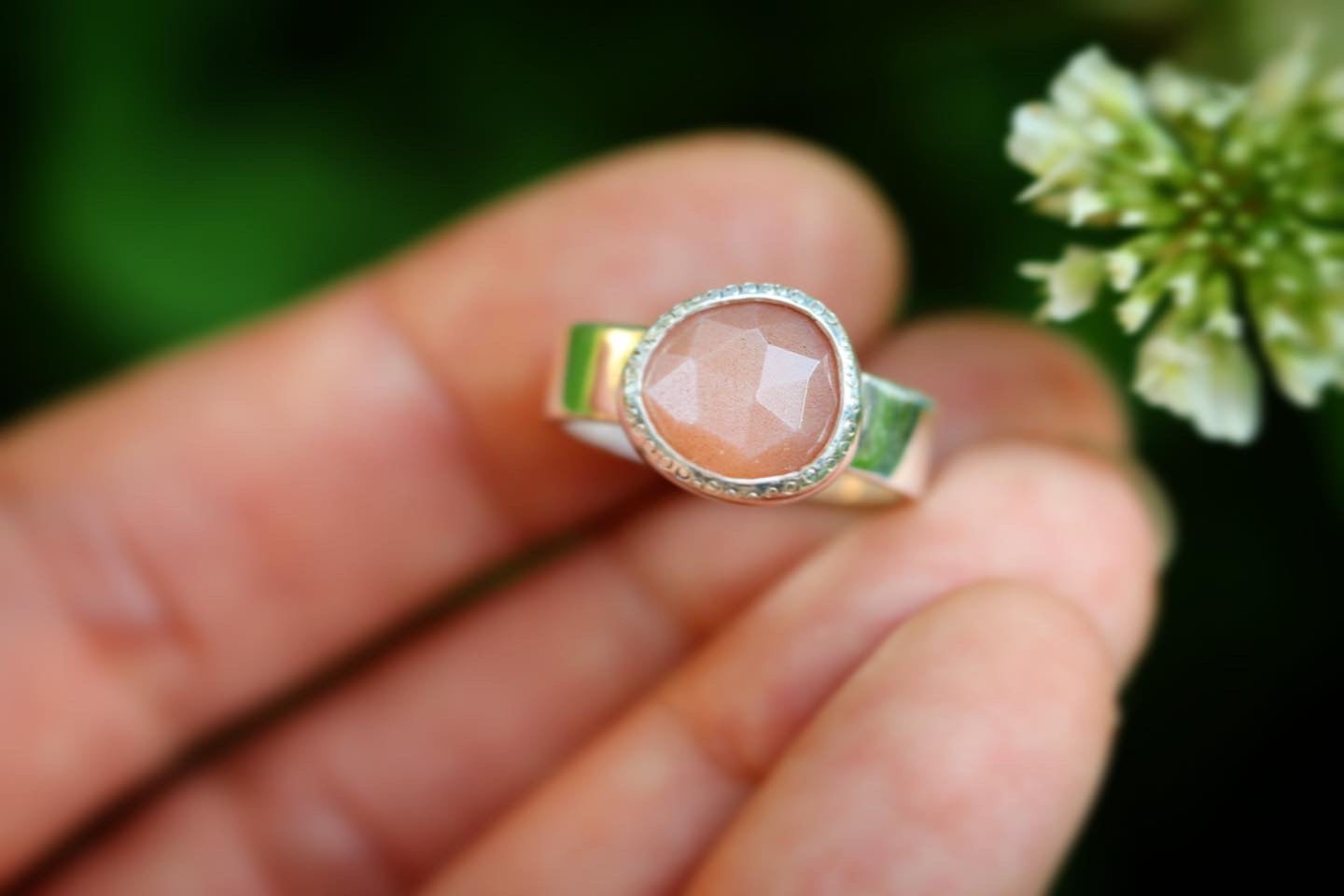 Sterling silver peach moonstone ring US 5.5
