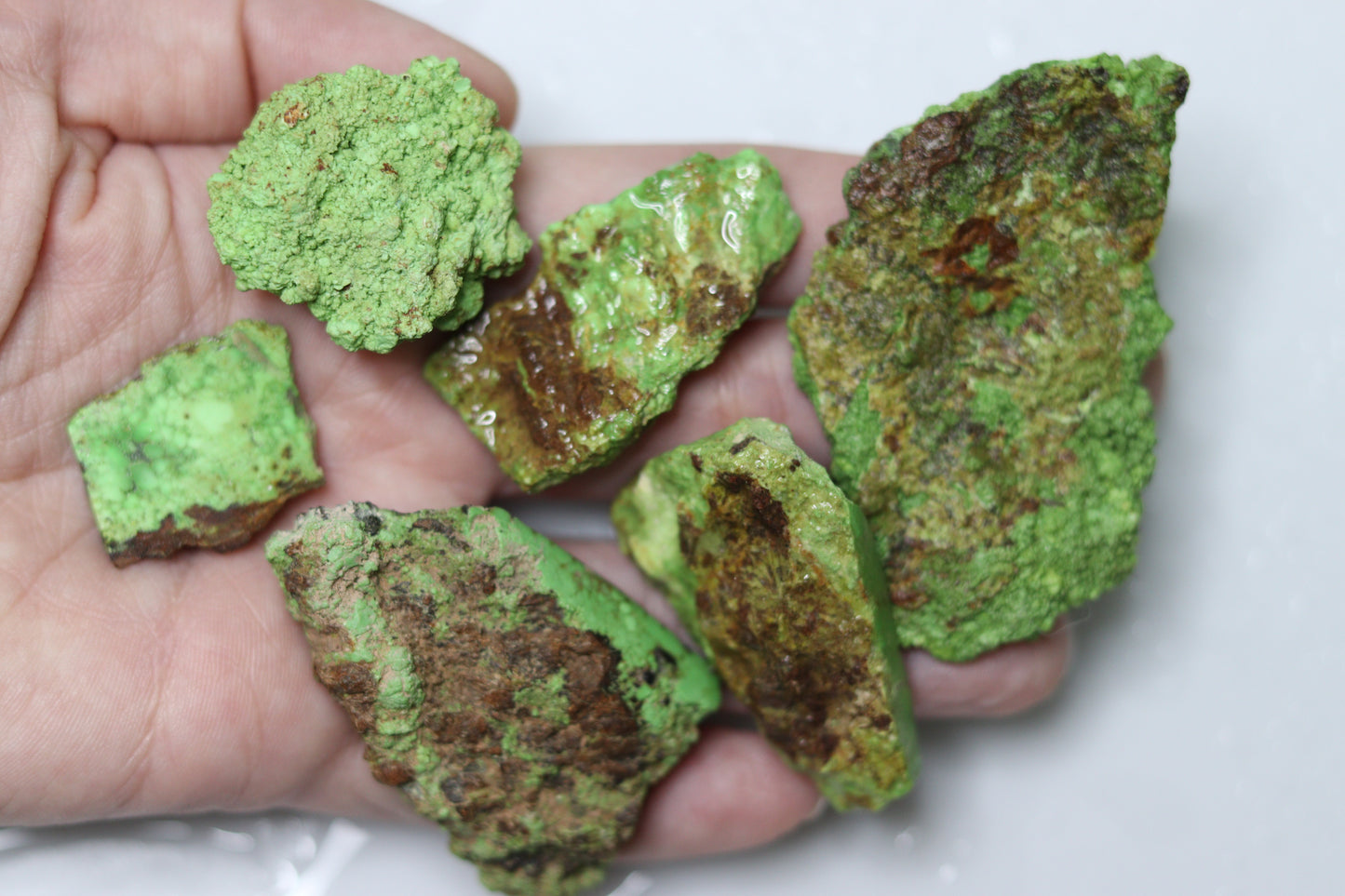 Gaspeite rough