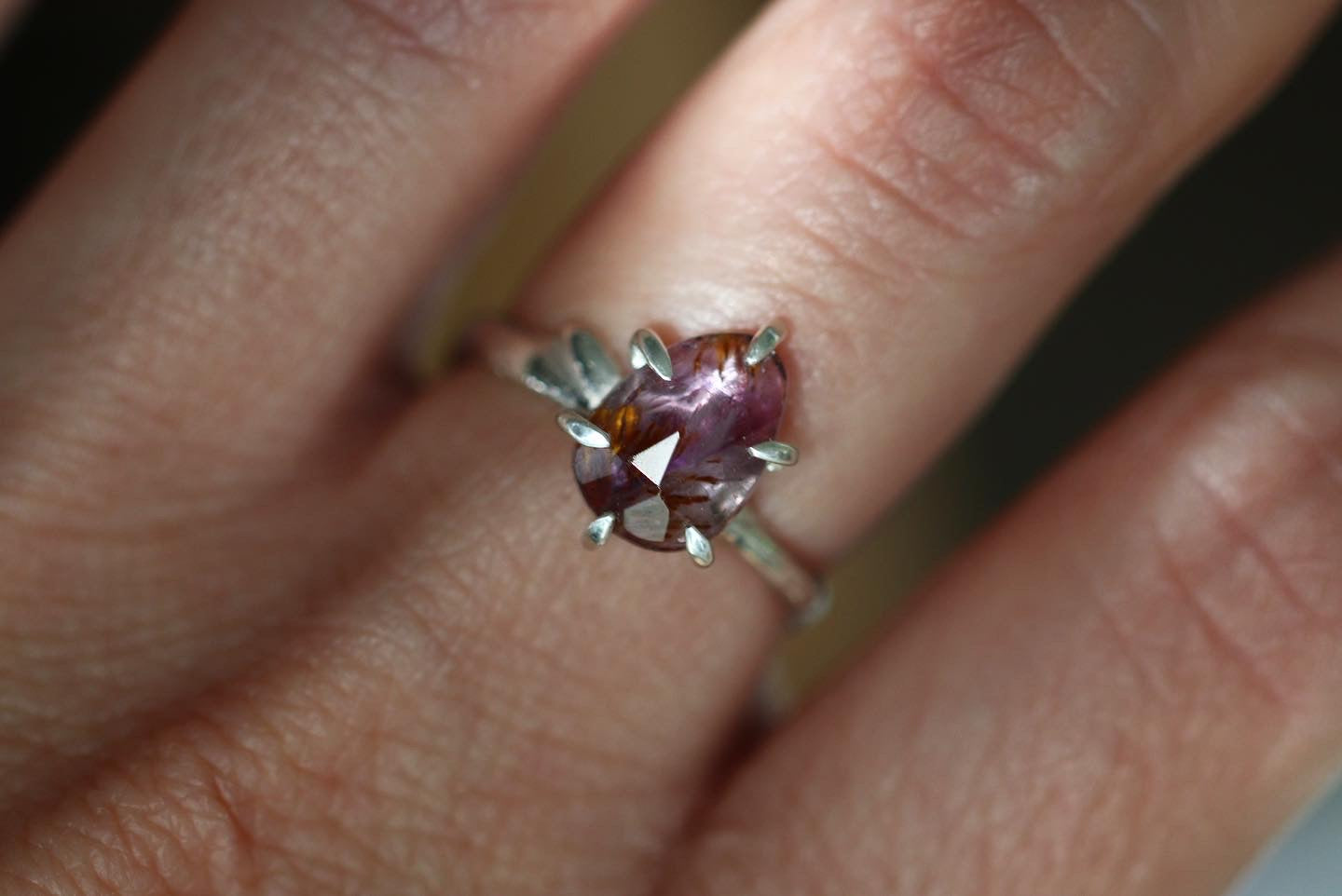 Sterling silver prong set super 7 twig ring US size 6