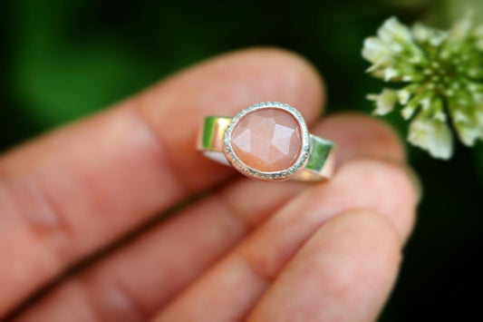Sterling silver peach moonstone ring US 5.5